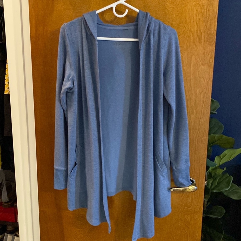 EUC Cuddl Duds cardigan w/ hood